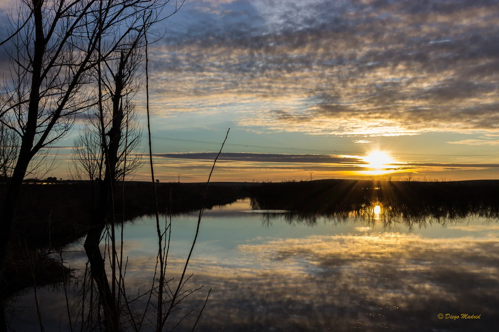 Amanecer en el Guadiana a la entrada de las Tablas de Daimiel