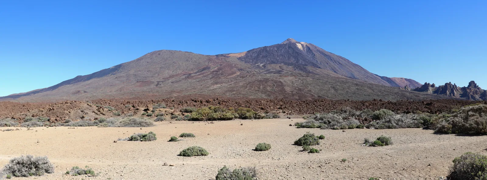 Teide y Pico Viejo desde el mirador de Zapatilla de la Reina