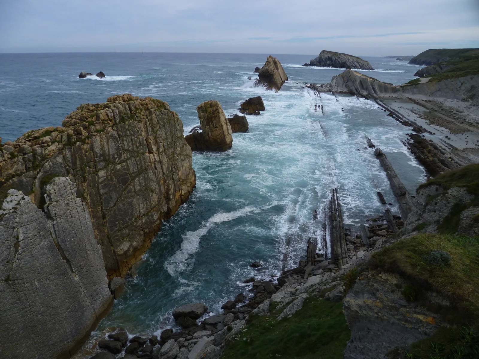 Acantilados de la Costa Quebrada en el Parque Natural de las Dunas de Liencres, Cantabria
