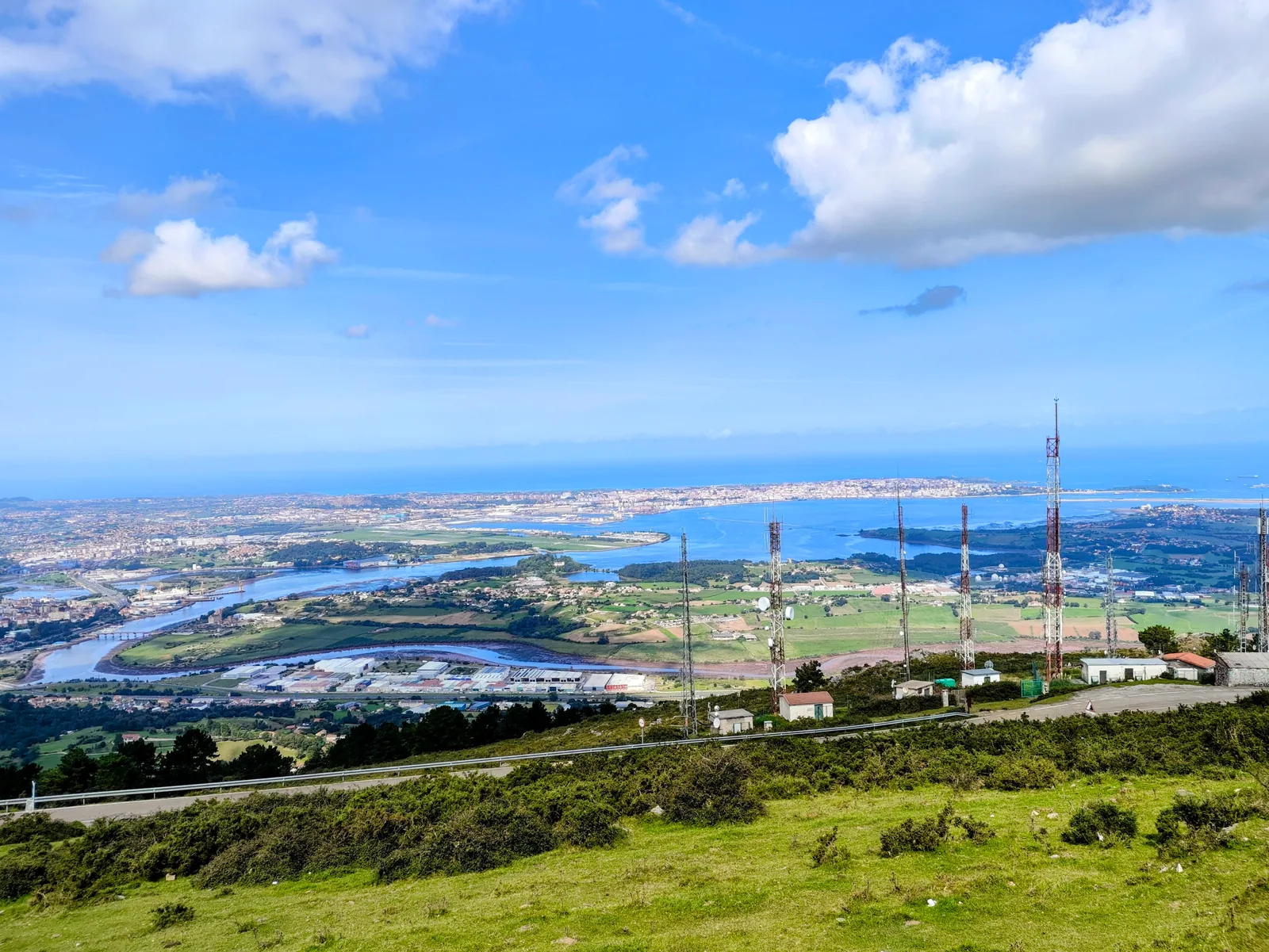 La bahía de Santander vista desde Peña Cabarga