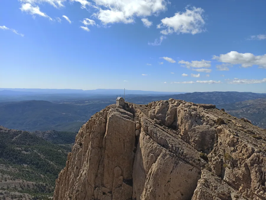 Penyagolosa, la cumbre emblemática de Castellón, desde el santuario