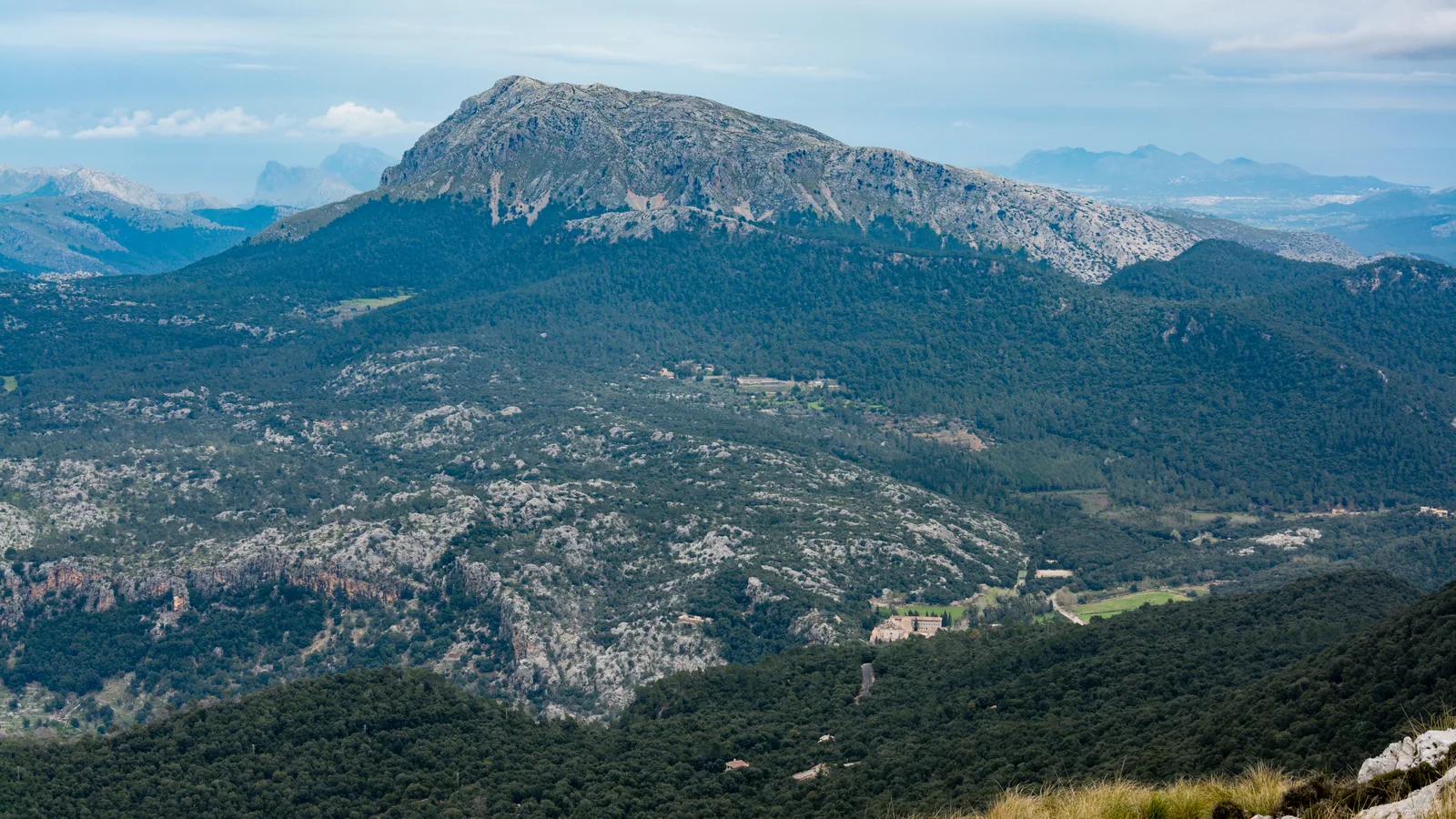 La Serra de Tramuntana desde el sendero que sube de Lluc